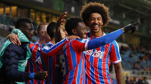 Crystal Palace lập kỷ lục bất bại  Crystal Palace lập kỷ lục bất bại