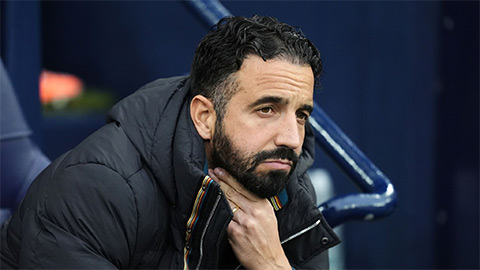 Gary Neville vạch trần sự ngớ ngẩn của Amorim  Gary Neville vạch trần sự ngớ ngẩn của Amorim