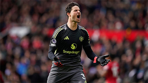 Fan MU kết luận về Lammens sau màn ra mắt trước Sunderland  Fan MU kết luận về Lammens sau màn ra mắt trước Sunderland