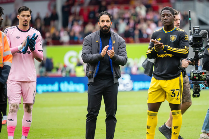 Amorim lo ngại các cầu thủ bị ảnh hưởng bởi những gì truyền thông nói