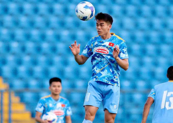 Khuất Văn Khang trong buổi tập cùng đồng đội - Ảnh: Anh Khoa 