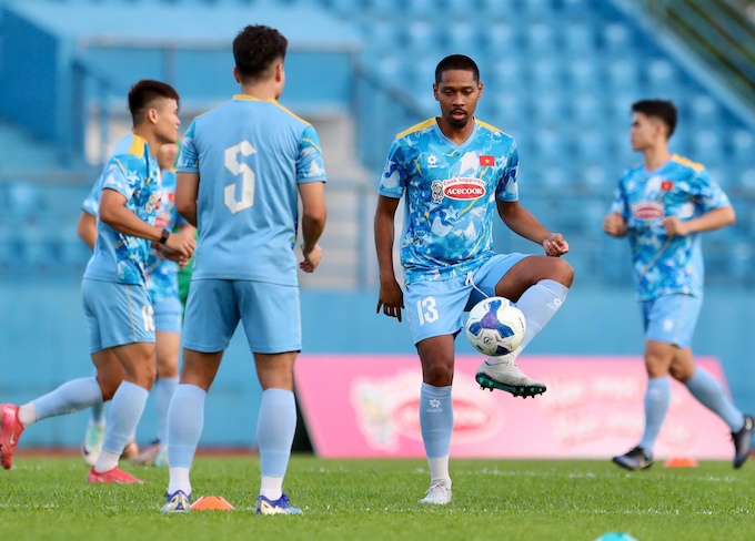 Cầu thủ Việt kiều Cao Quang Vinh đã có mặt ở ĐT Việt Nam - Ảnh: Anh Khoa