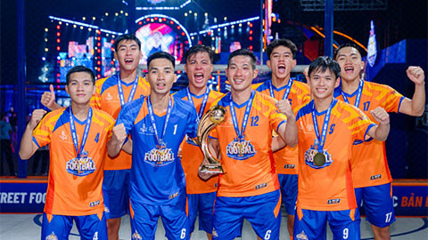 Xuất hiện đội Việt Nam đầu tiên được huyền thoại MU dẫn dắt Xuất hiện đội Việt Nam đầu tiên được huyền thoại MU dẫn dắt