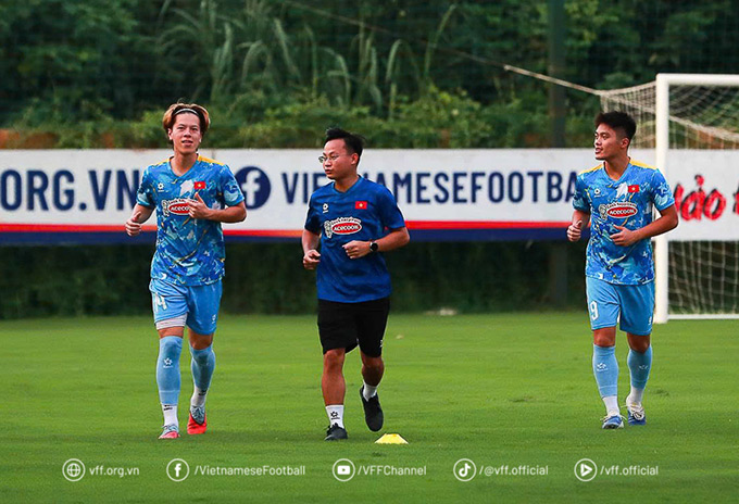 Các cầu thủ Việt kiều chưa lọt vào ban cán sự của U23 Việt Nam - Ảnh: VFF 