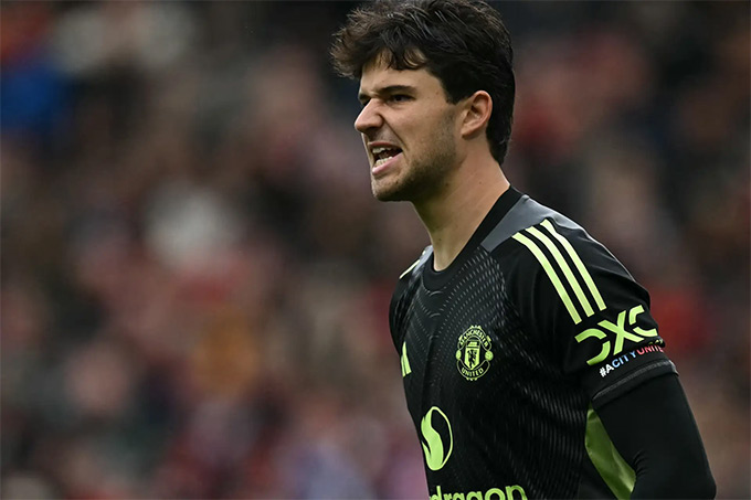 Lammens ghi dấu ấn trong trận ra mắt MU