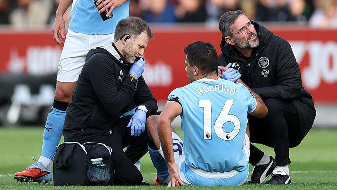 Rodri cũng đang phải lĩnh hậu quả vì bị vắt kiệt sức