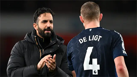 Lãnh đạo MU họp bàn với cầu thủ về tương lai của HLV Amorim  Lãnh đạo MU họp bàn với cầu thủ về tương lai của HLV Amorim