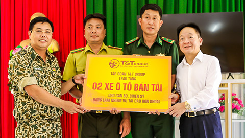 Bầu Hiển ủng hộ 5 tỷ đồng để cùng phủ xanh đặc khu Trường Sa của Tổ quốc Bầu Hiển ủng hộ 5 tỷ đồng để cùng phủ xanh đặc khu Trường Sa của Tổ quốc