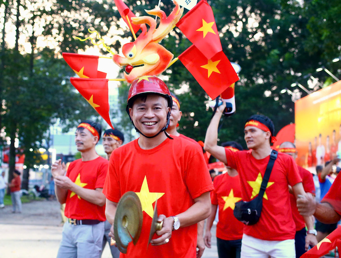 Một CĐV của tuyển Việt Nam. Ảnh: Quốc An