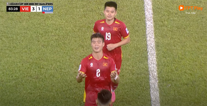 Lê Phạm Thành Long được rút ra sân kịp thời