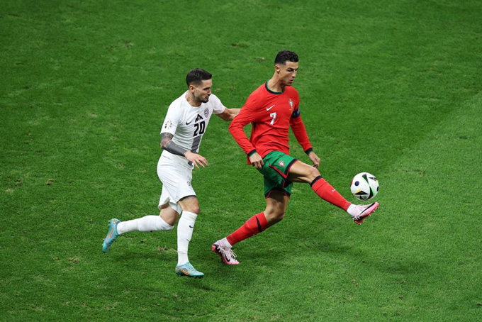 Bồ Đào Nha vẫn có ngọn cờ đầu Ronaldo