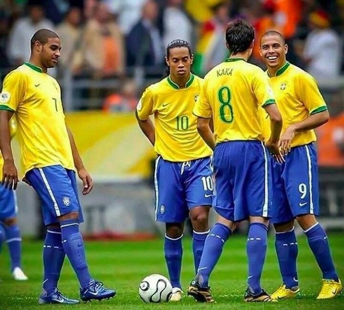 Bức ảnh ĐT Brazil gồm toàn những huyền thoại
