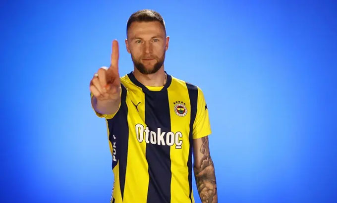  Milan Skriniar hiện khoác áo Fenerbahce