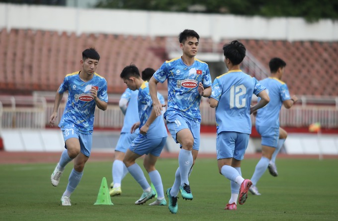 Buổi tập này vắng Tiến Dũng và Hoàng Đức vì bị dau. Ành: Anh Khoa 