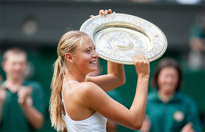 Sharapova vô địch Wimbledon 2004 khi mới 17 tuổi