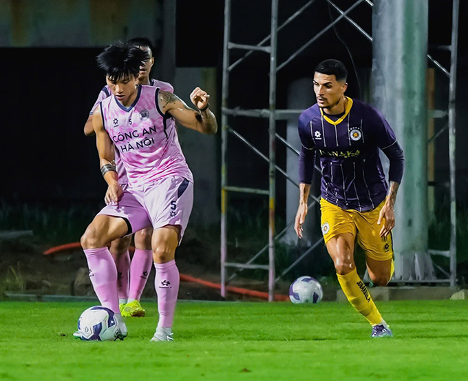 Văn Hậu vẫn cần thêm thời gian để chính thức tái xuất - Ảnh: Đoàn Văn Hậu