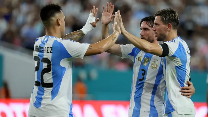 Argentina hạ Venezuela 1-0