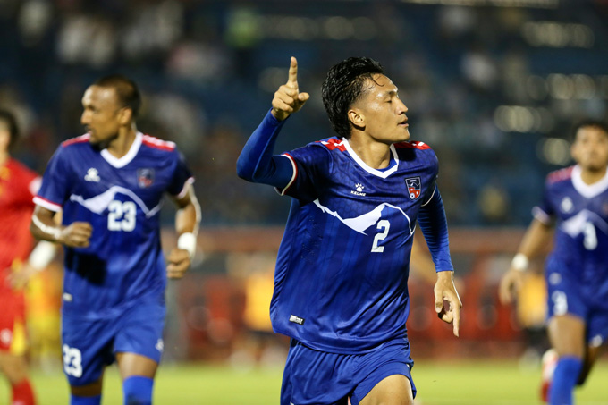 Cầu thủ Nepal ăn mừng bàn thắng vào lưới Việt Nam. Ảnh: Anh Khoa