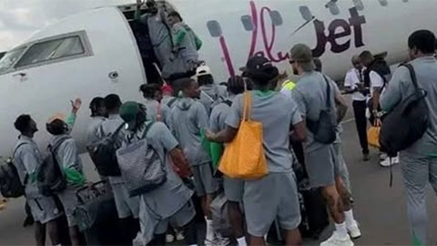 Máy bay chở đội tuyển Nigeria suýt thành thảm hoạ hàng không