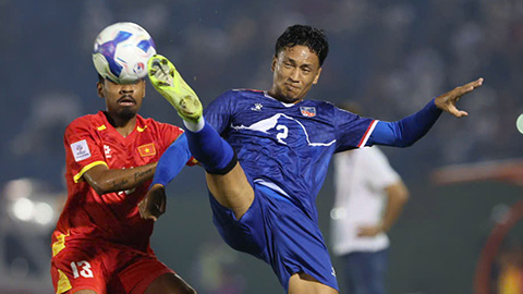 Cầu thủ Nepal phải đá trên sân như bê tông, thiếu cả tiền mua đá chườm  Cầu thủ Nepal phải đá trên sân như bê tông, thiếu cả tiền mua đá chườm