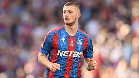 Tránh xa MU ra, Adam Wharton!  Tránh xa MU ra, Adam Wharton!