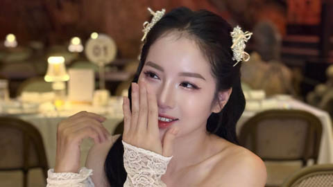 Nữ thần chạy bộ Loan Barbie định nghĩa 'mùi vị' của lãng mạn  Nữ thần chạy bộ Loan Barbie định nghĩa 'mùi vị' của lãng mạn