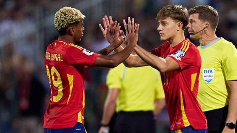 Jesus Rodriguez, cậu nhóc 'nhảy qua hai thế hệ' để lên tuyển Tây Ban Nha  Jesus Rodriguez, cậu nhóc 'nhảy qua hai thế hệ' để lên tuyển Tây Ban Nha