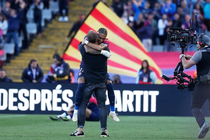 HLV Hansi Flick đánh giá rất cao tầm quan trọng của Raphinha.