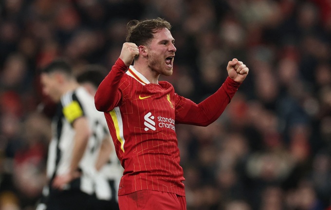 Với Scholes, đẳng cấp của Mac Allister đã được kiểm chứng.