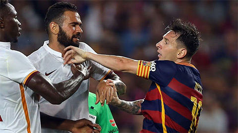 8 lần Lionel Messi lộ bản chất hắc ám  8 lần Lionel Messi lộ bản chất hắc ám