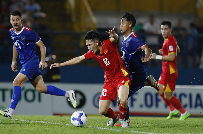 Hai Long tiếp tục nhận được niềm tin của HLV Kim ở trận tái đấu tối 14/10 - Ảnh: Anh Khoa 