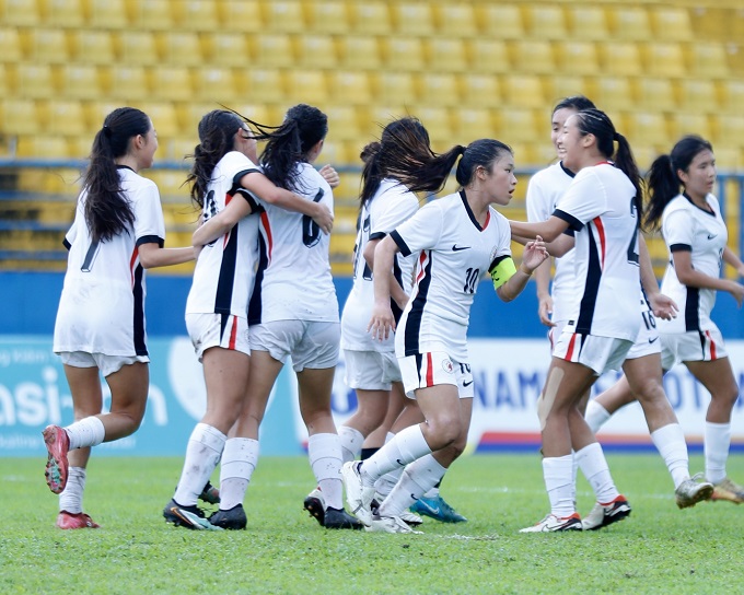 Niềm vui chiến thắng của Hong Kong. Ảnh: Anh Khoa 