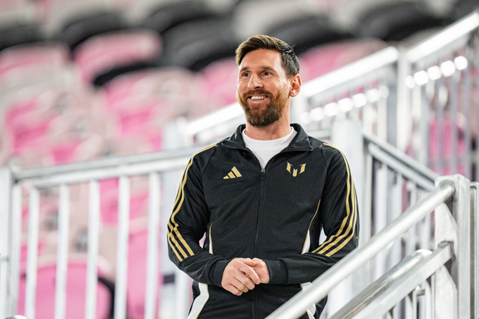 Lionel Messi mời hai đội Premier League tham dự 'Messi Cup'