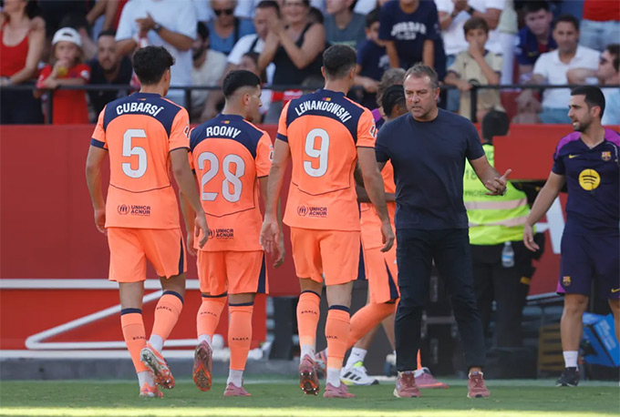 HLV Hansi Flick đau đầu với cuộc khủng hoảng chấn thương tại Barca