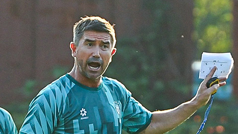 Harry Kewell chưa hài lòng với tư duy chiến thuật của cầu thủ Hà Nội  Harry Kewell chưa hài lòng với tư duy chiến thuật của cầu thủ Hà Nội