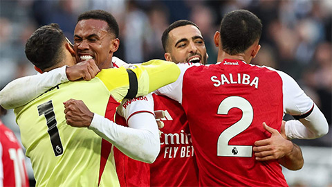 Arsenal sẽ vô địch Premier League và phá kỷ lục của Chelsea nhờ hàng thủ?  Arsenal sẽ vô địch Premier League và phá kỷ lục của Chelsea nhờ hàng thủ?