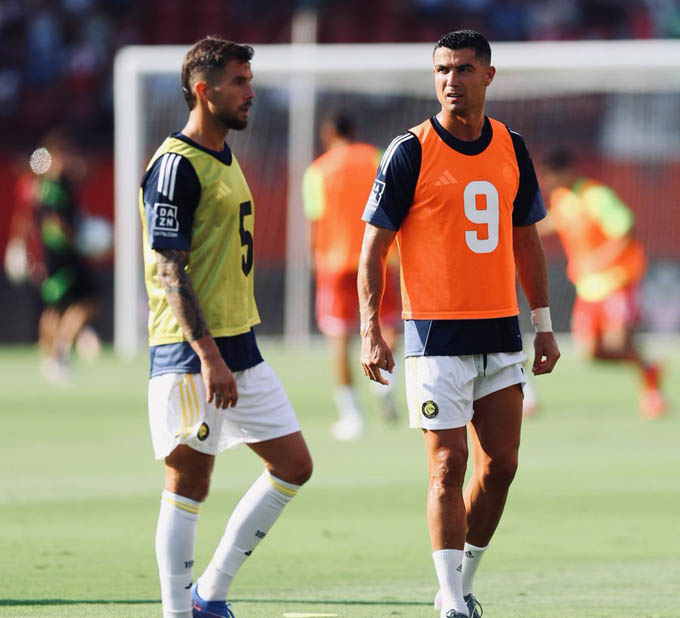 Inigo Martinez và Ronaldo đang nỗ lực giúp Al Nassr có danh hiệu ở mùa này