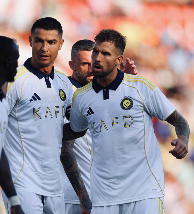 Inigo Martinez ấn tượng về Ronaldo