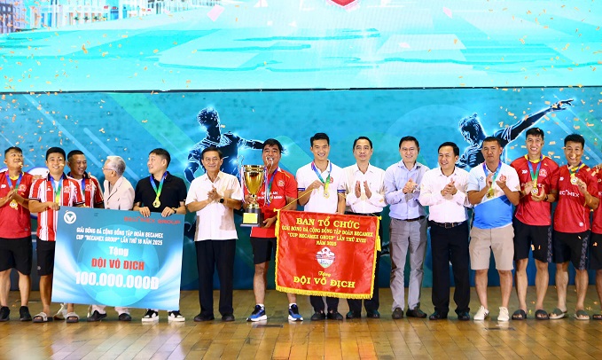 BTC trao giải cho CA TP.HCM 