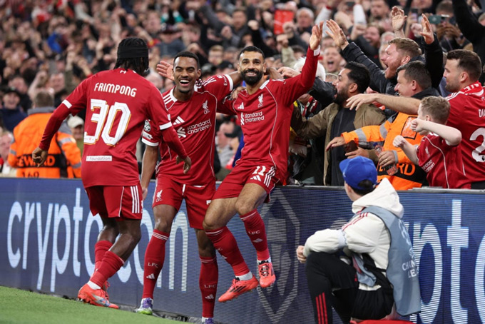 Salah đang phải thích nghi với các hậu vệ phải khác nhau của Liverpool mùa này