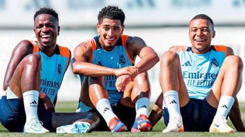 Làm thế nào để 'nhét' Jude Bellingham vào tam giác BMV?  Làm thế nào để 'nhét' Jude Bellingham vào tam giác BMV?