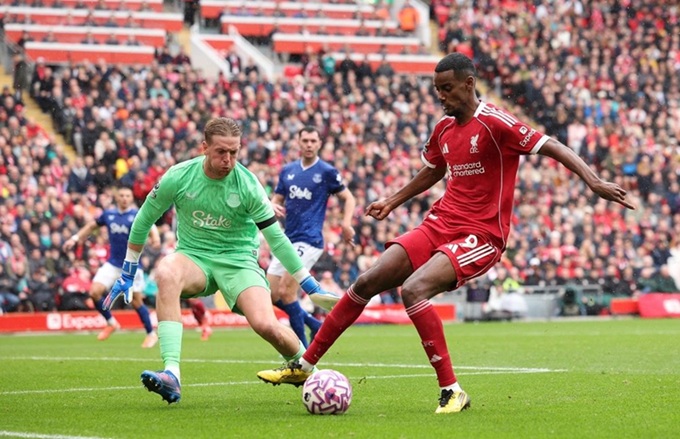 Isak vẫn chưa đáp ứng được kỳ vọng to lớn