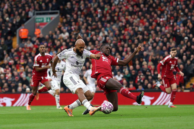 Khoảnh khắc Mbeumo sút tung lưới Liverpool mở tỷ số cho MU