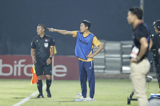 HLV Choi Won Kwon của Thanh Hoá. Ảnh: Đức Cường