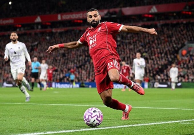 Salah bỏ lỡ 2 cơ hội ngon ăn ở trận thua MU 1-2 của đội nhà