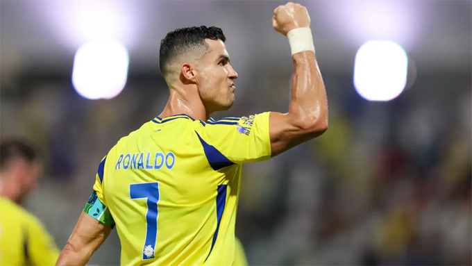 Ronaldo hiện khoác Al Nassr