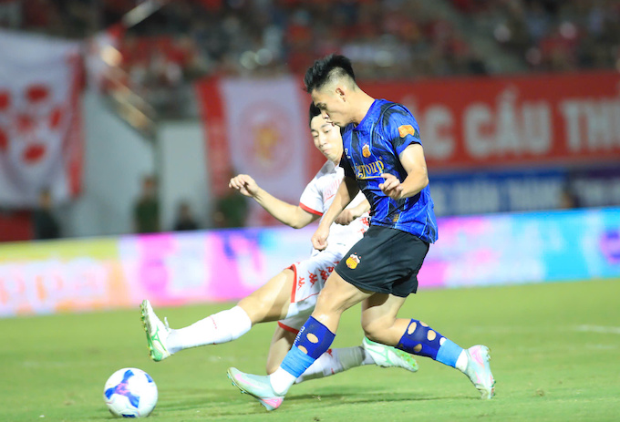 Lực lượng của đội bóng phố Núi với nhiều cầu thủ trẻ non kinh nghiệm. Ảnh: Phan Tùng 