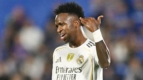 Vinicius đã học được 'kỹ năng rê bóng qua các thẻ phạt'  Vinicius đã học được 'kỹ năng rê bóng qua các thẻ phạt'