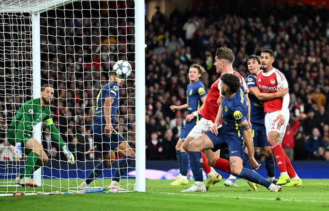 Gyokeres chấm dứt cơn khô hạn bằng cú đúp trước Atletico