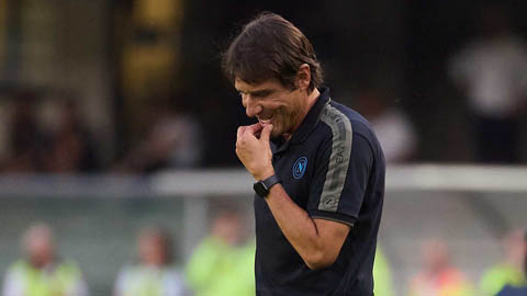 Antonio Conte mỉa mai 'HLV online' tiêu chuẩn kép  Antonio Conte mỉa mai 'HLV online' tiêu chuẩn kép